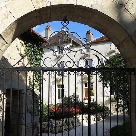 Le Bailli De Montsaugeon Bed & Breakfast Bagian luar foto
