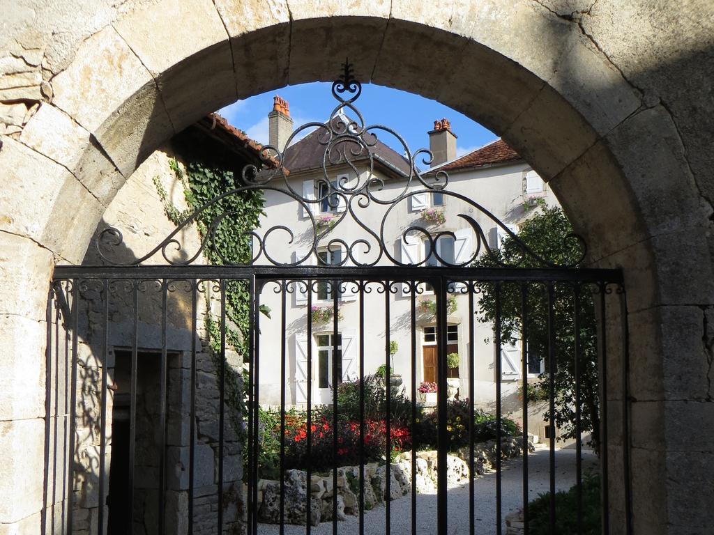Le Bailli De Montsaugeon Bed & Breakfast Bagian luar foto