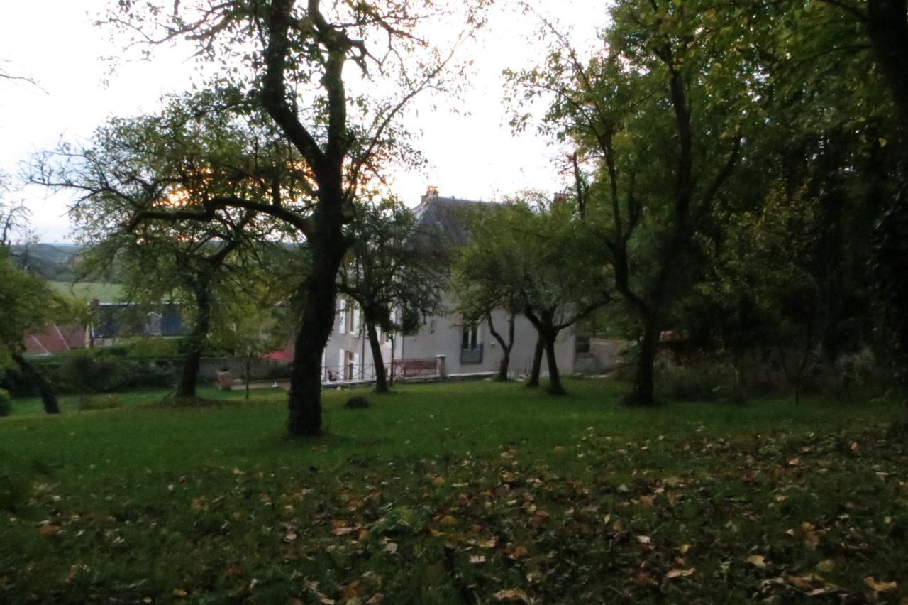 Le Bailli De Montsaugeon Bed & Breakfast Bagian luar foto