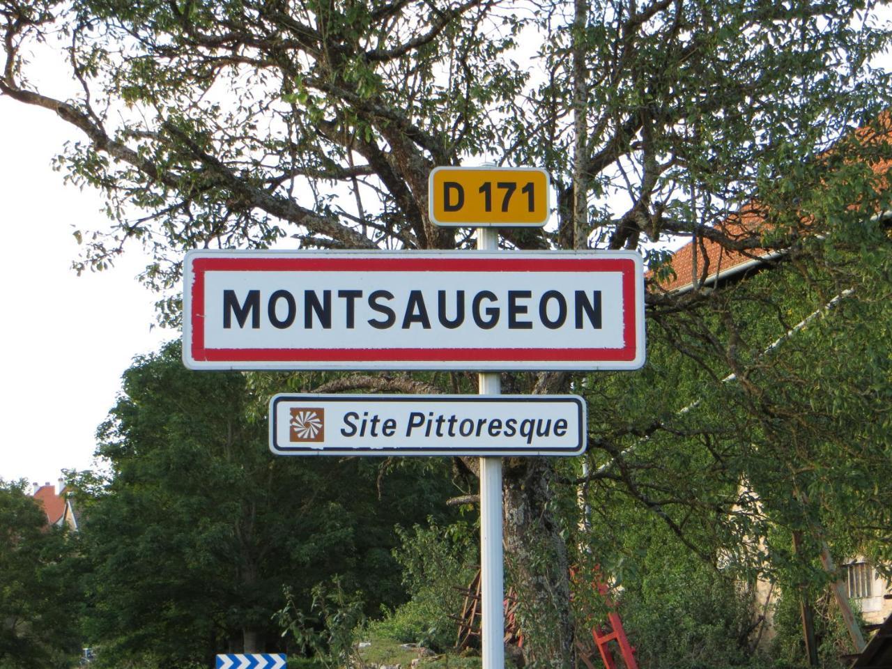 Le Bailli De Montsaugeon Bed & Breakfast Bagian luar foto